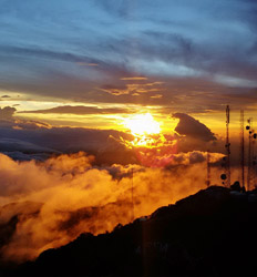 Caminata al Amanecer hacia el Volcán Barú